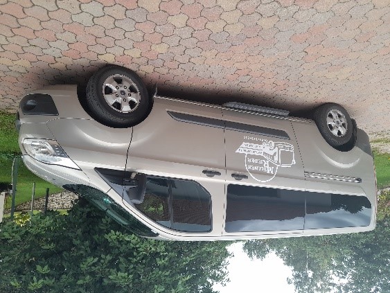 Bus mit 8 Sitzplätzen